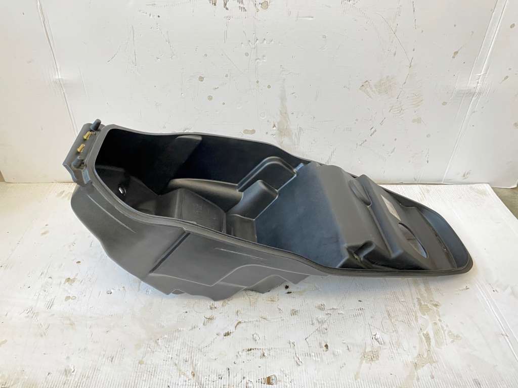 Fairing Area Underseat KYMCO Agility 125cc 2009 81250-LFC2-E000-IT Fairing Area Underseat KYMCO Agility 125cc 2009 81250-LFC2-E000-IT