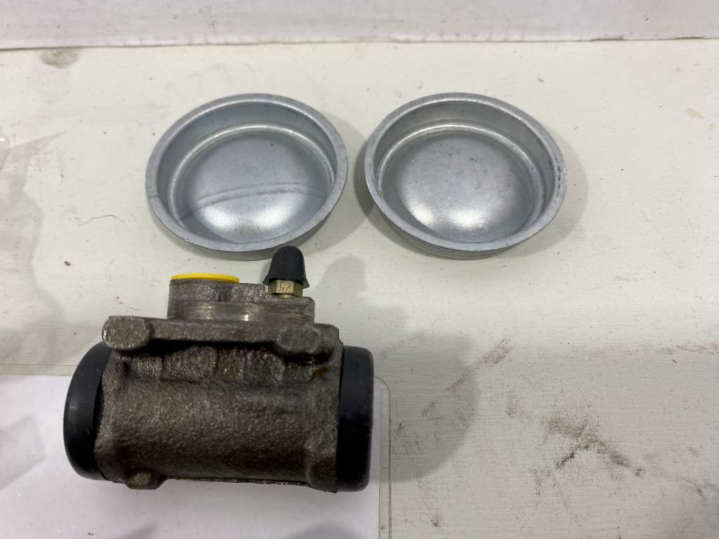 Set Brake Shoes + Pistons Bosch New Original CITROEN cod.4241.5V