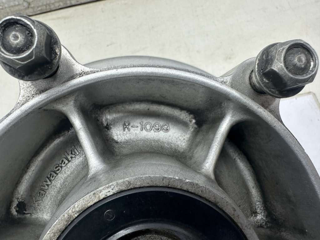 Hub Rear Wheel KAWASAKI Zx 10 ZXT00B Code R - 1099 (KX8) | eBay