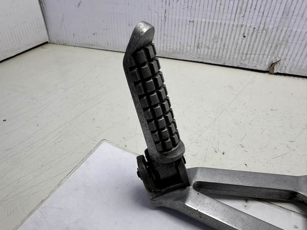 Passenger Footrest Platform Left Kawasaki ZX7R ZR7S Code
