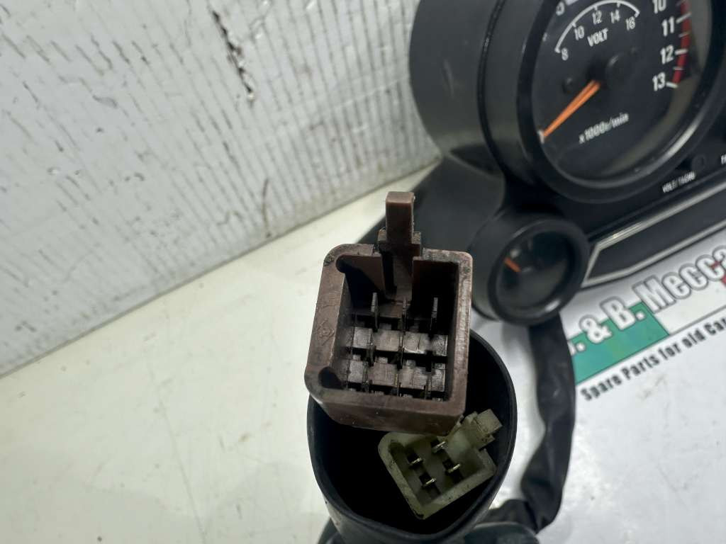 Dashboard Speedometer Odometer KAWASAKI GPZ 1000 Rx Zx (SU1483 Dashboard Speedometer Odometer KAWASAKI GPZ 1000 Rx Zx (SU1483